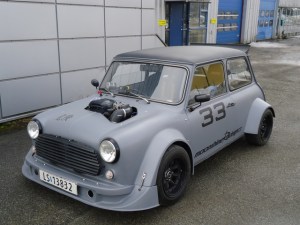 Mini 100+ RACE Vorderbau und Lippe